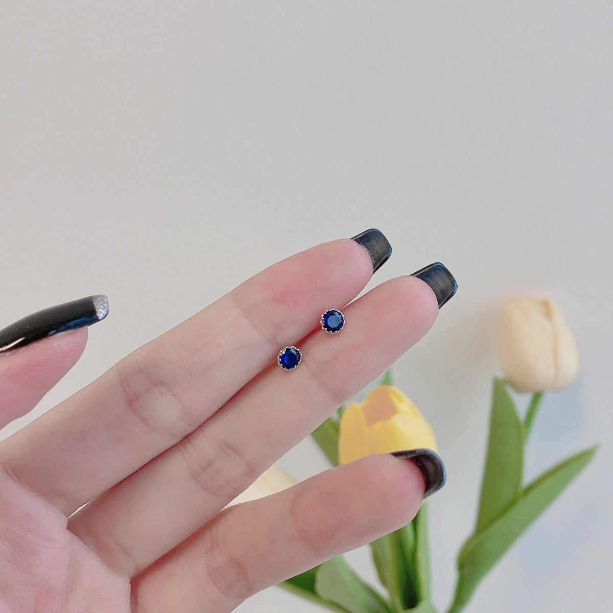 [LORA]Sparkling Colorful Round Shape Earrings
