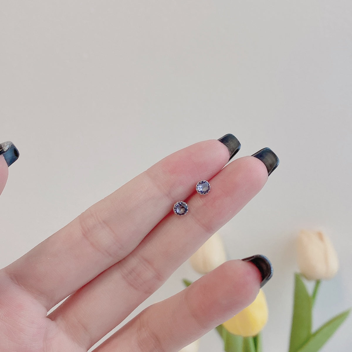 [LORA]Sparkling Colorful Round Shape Earrings
