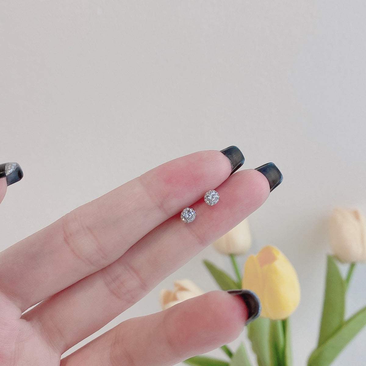 [LORA]Sparkling Colorful Round Shape Earrings