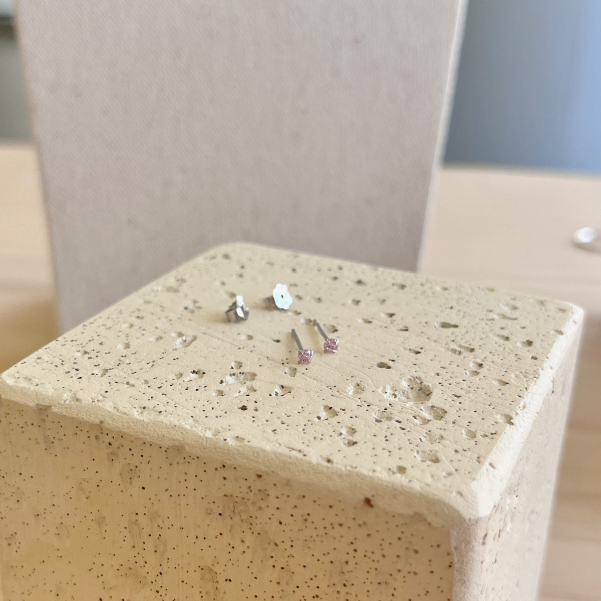 [LORA]Delicate Solitaire Earrings