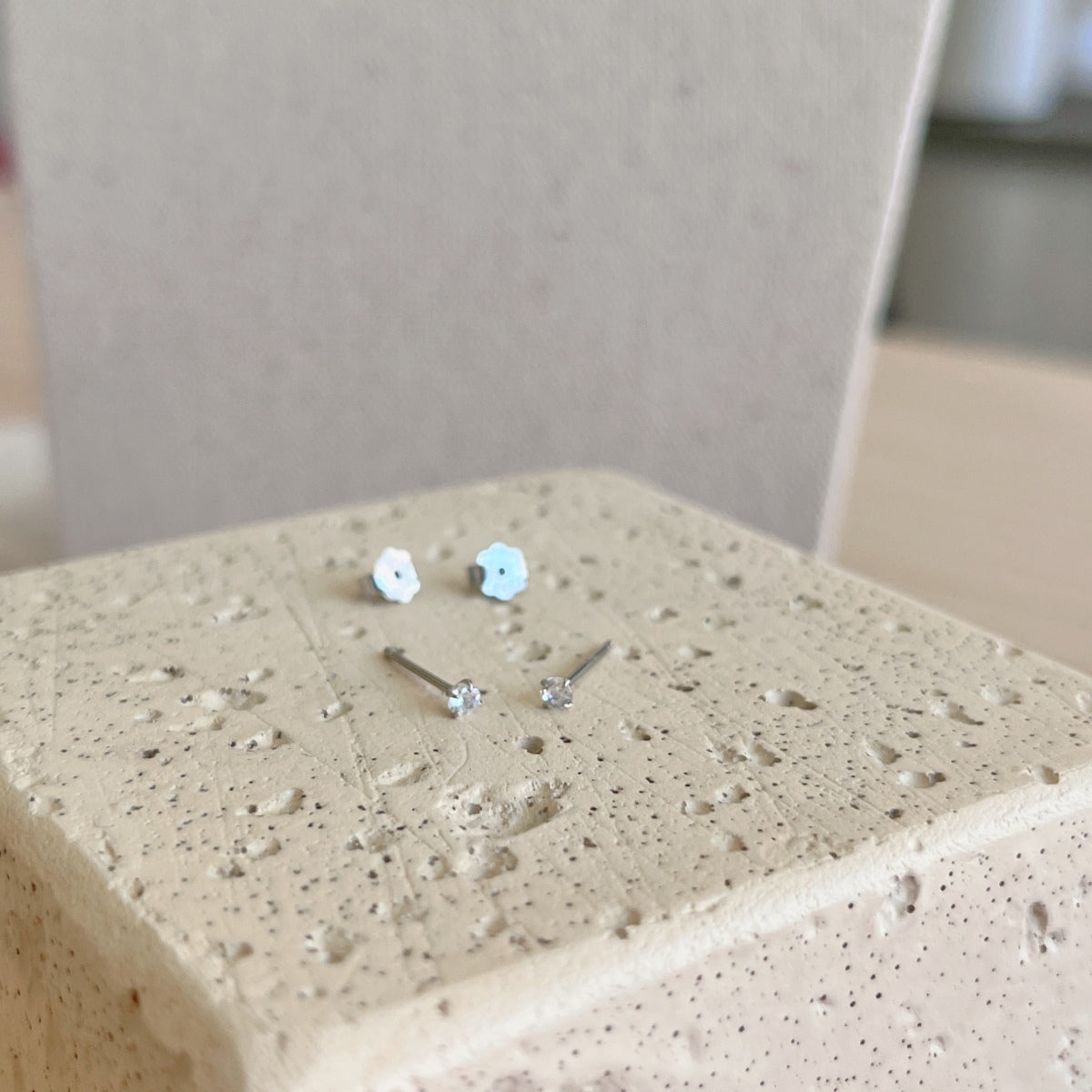[LORA]Delicate Solitaire Earrings