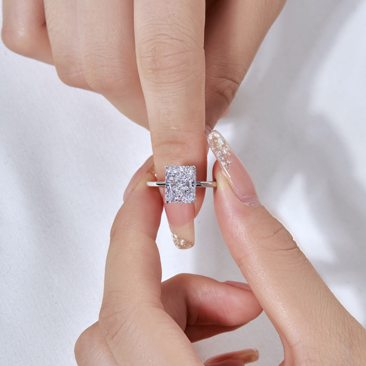 [LORA]4.0 Carat Ornate Enchanting Radiand Cut Banquet Ring