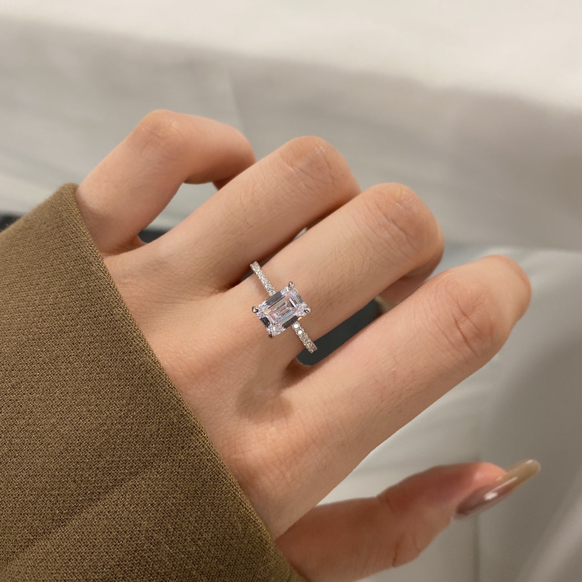 [LORA]2.0 Carat Scintillating Ornate Radiant Cut Party Ring