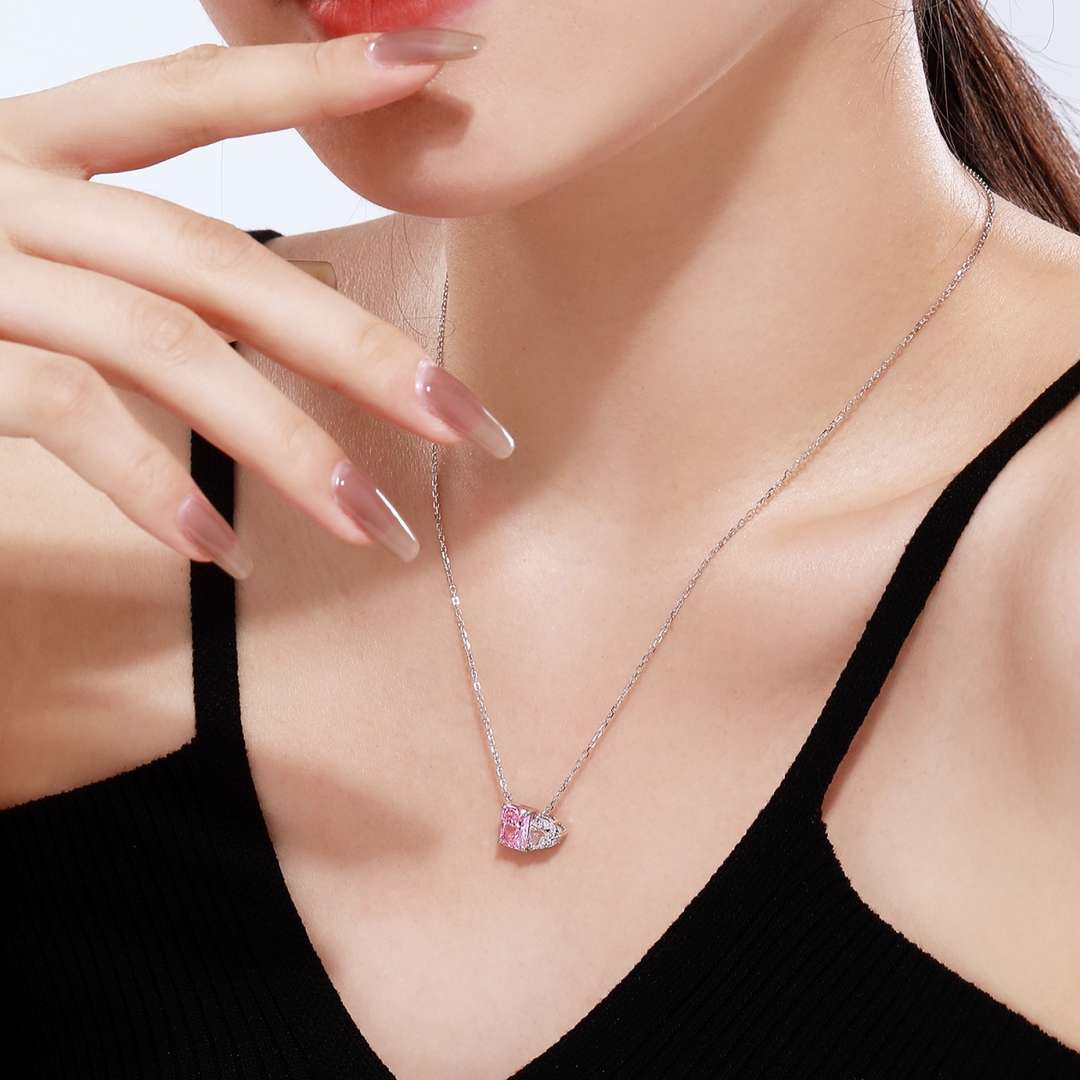 [LORA]Dazzling Square & Heart Shape Necklace