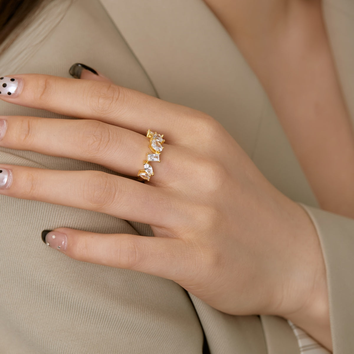 [LORA]Delicate Multi Cut Ring