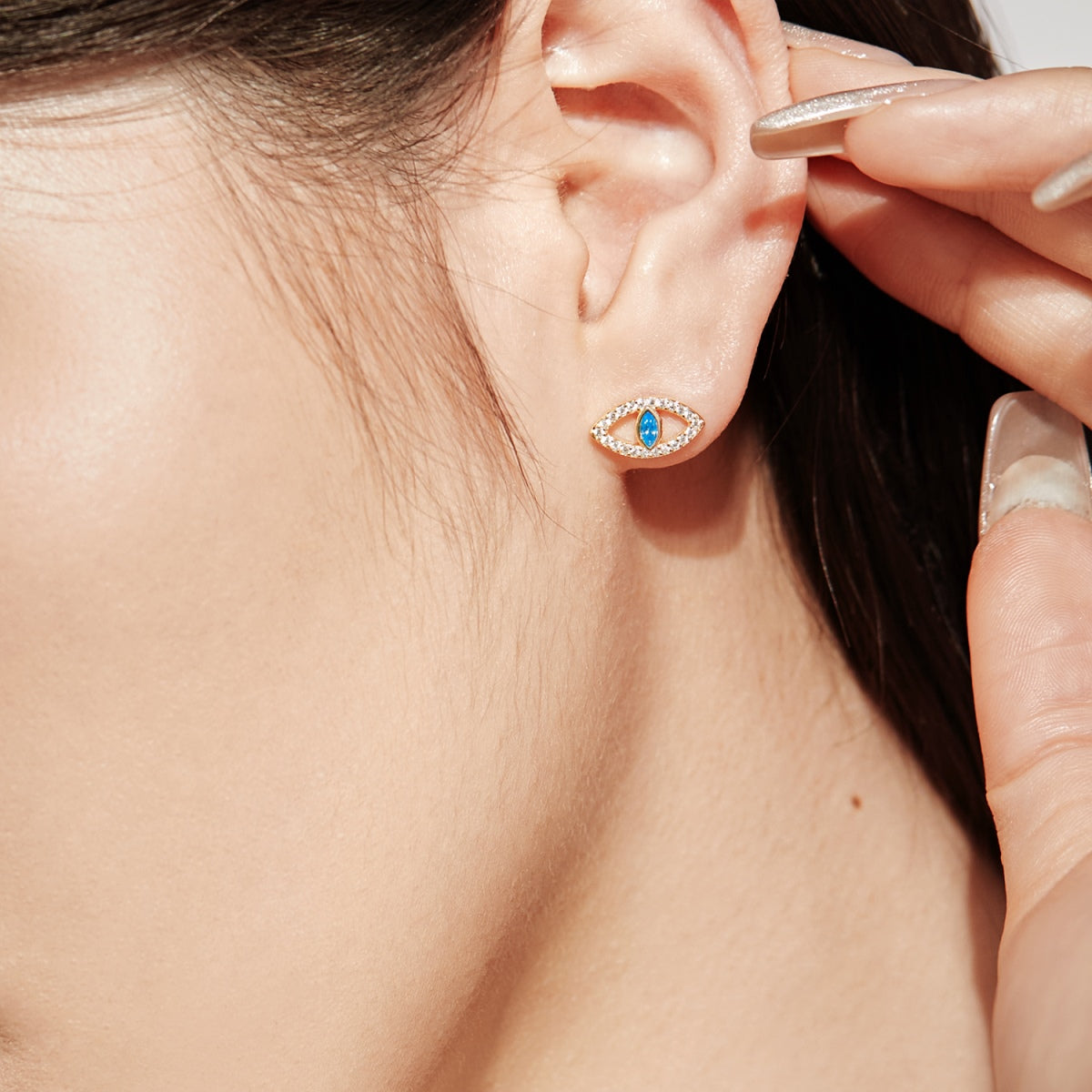 [LORA]Blue Devil Eyes Hollow Stud Earrings