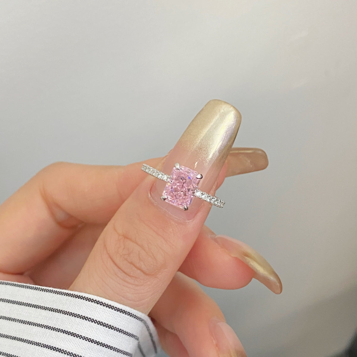 [LORA]2.0 Carat Dazzling Sparkling Radiant Cut Party Ring