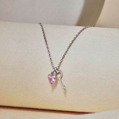 [LORA]Unique Heart Shape Key Pendent Necklace