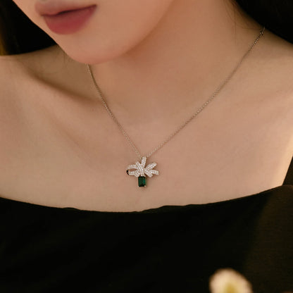 [LORA]Luxurious Flower Shape Emerald Cut Necklace