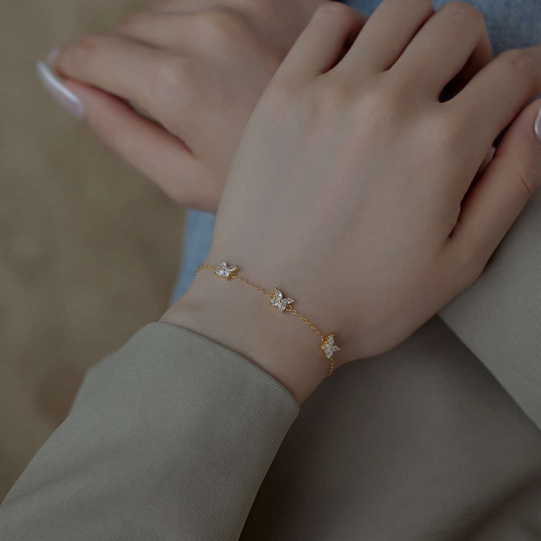 [LORA]Radiant Butterfly Shape Necklace