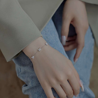 [LORA]Radiant Butterfly Shape Necklace