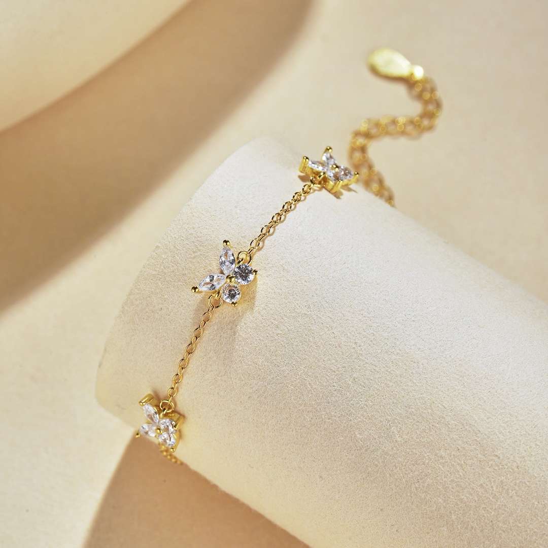 [LORA]Radiant Butterfly Shape Necklace