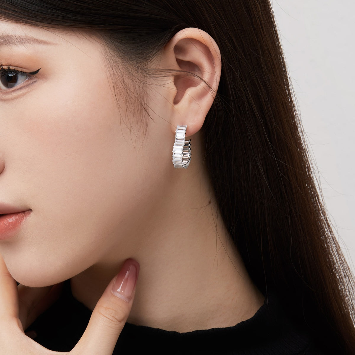 [LORA]Radiant Heart Cutout Earrings