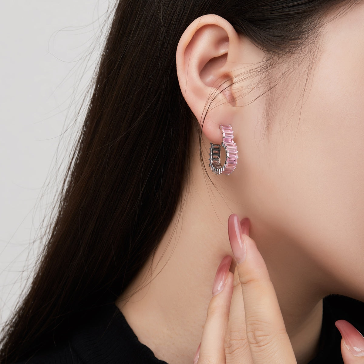 [LORA]Radiant Heart Cutout Earrings
