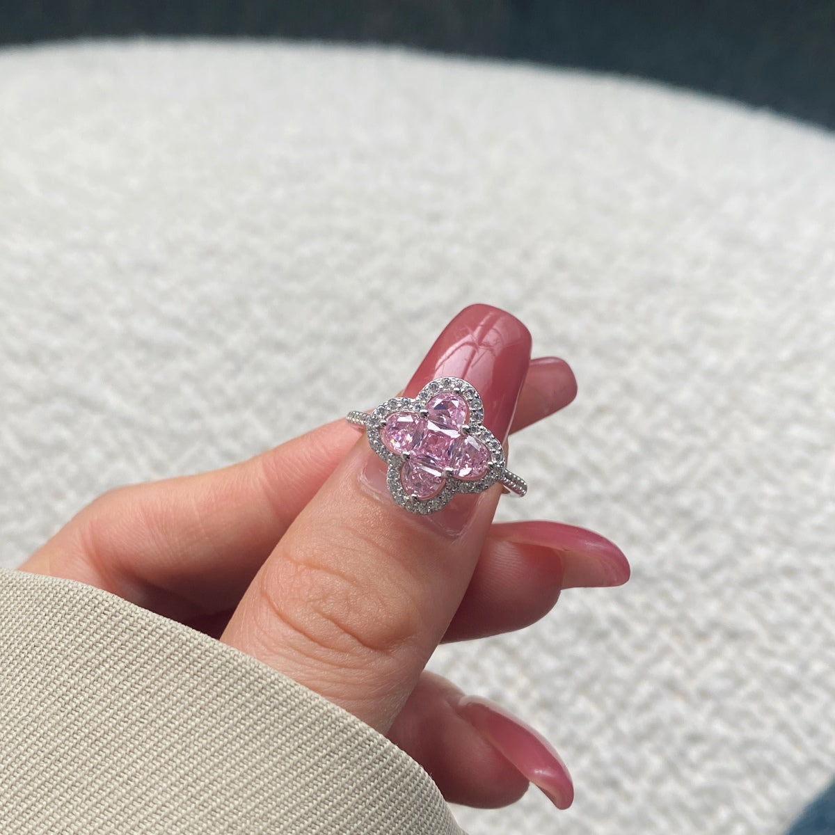 [LORA]Luxurious Eternity Flower Shape Banquet Ring