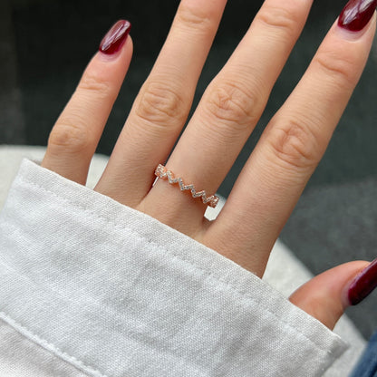 [LORA]Delicate Enchanting Wave Shape Daily Ring