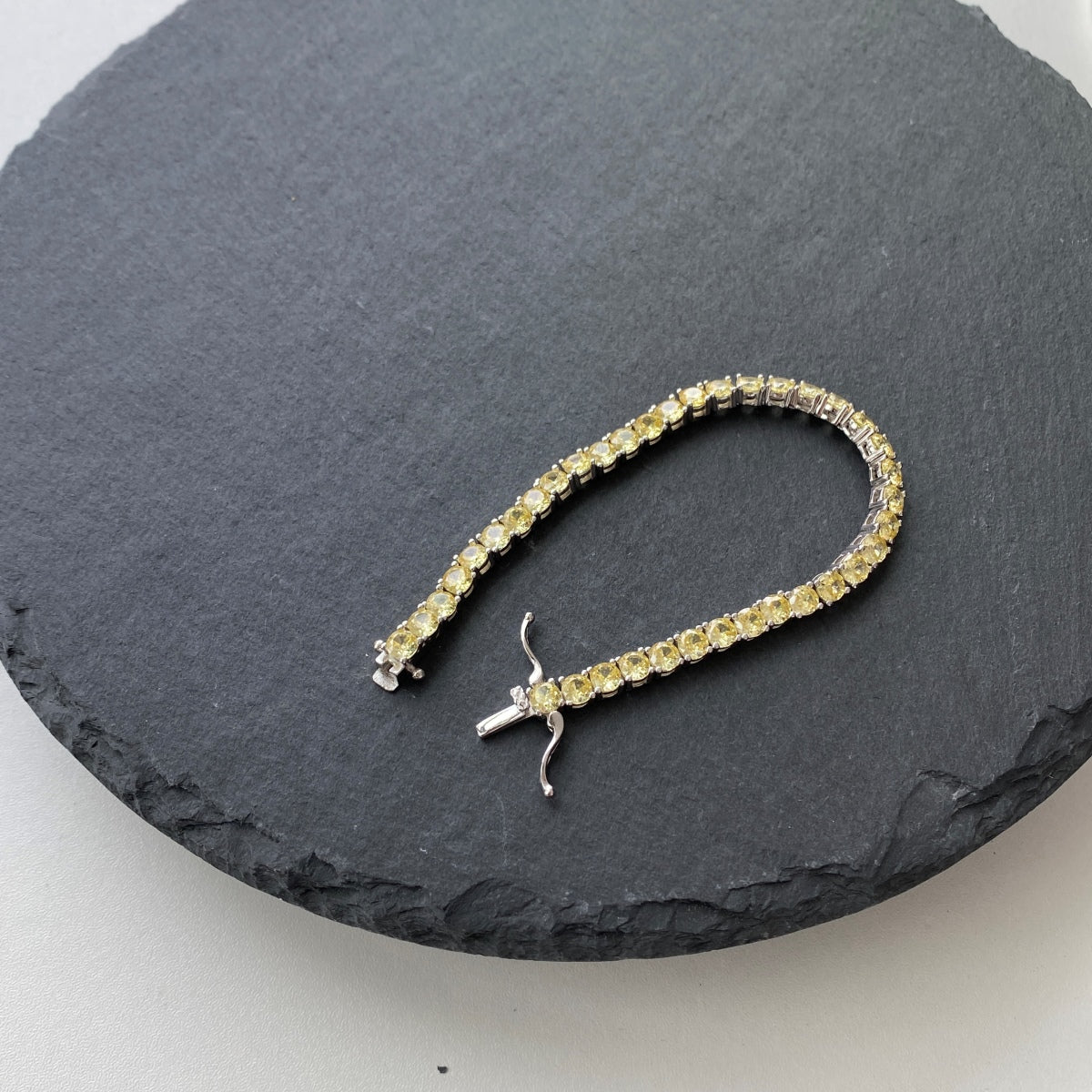 [LORA]Ornate Dazzling Round Cut Tennis Bracelet