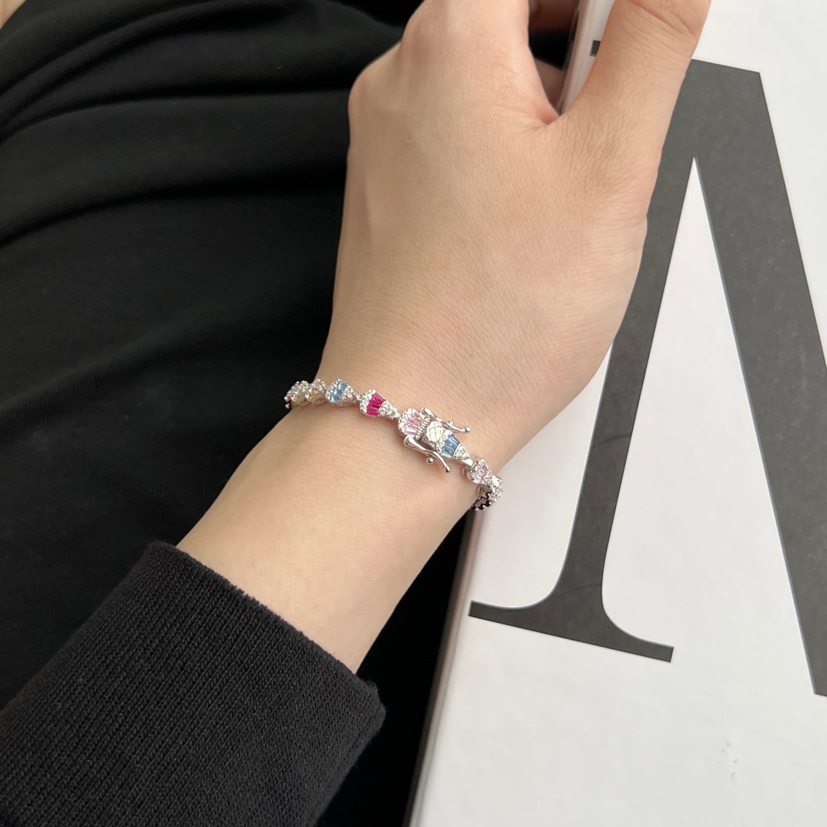 [LORA]Radiant Water Drop Shape Daily Bracelet