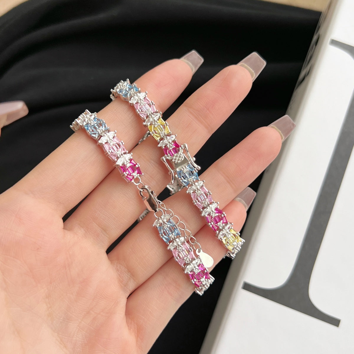 [LORA]Delicate Colorful Multi Cut Party Bracelet
