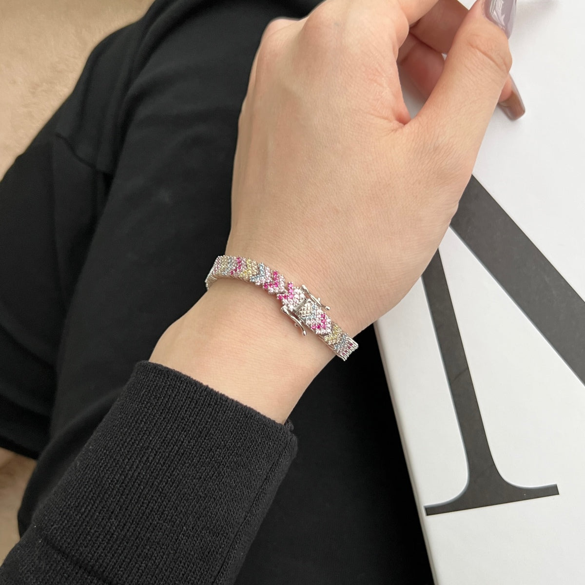 [LORA]Ornate Sparkling Round Cut Party Bracelet