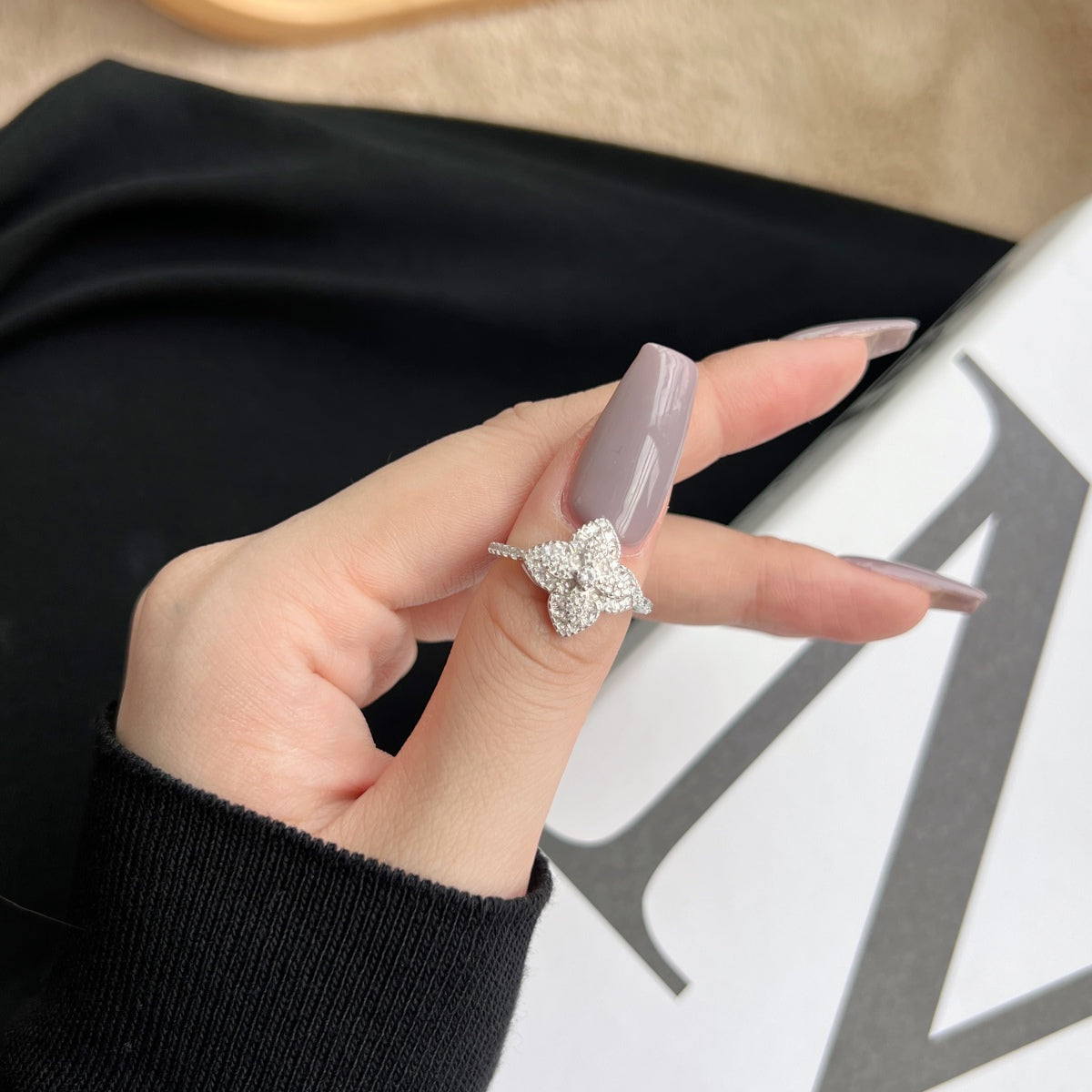 [LORA]Luxurious Colorful Flower Shape Banquet Ring