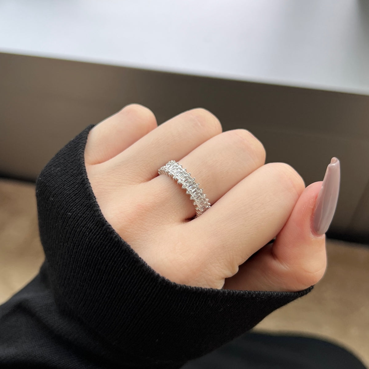 [LORA]Splashy Ornate Emerald Cut Cocktail Ring