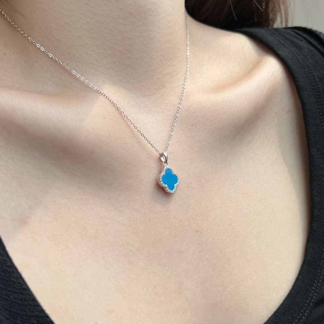 [LORA]Dainty Flower Shape Necklace