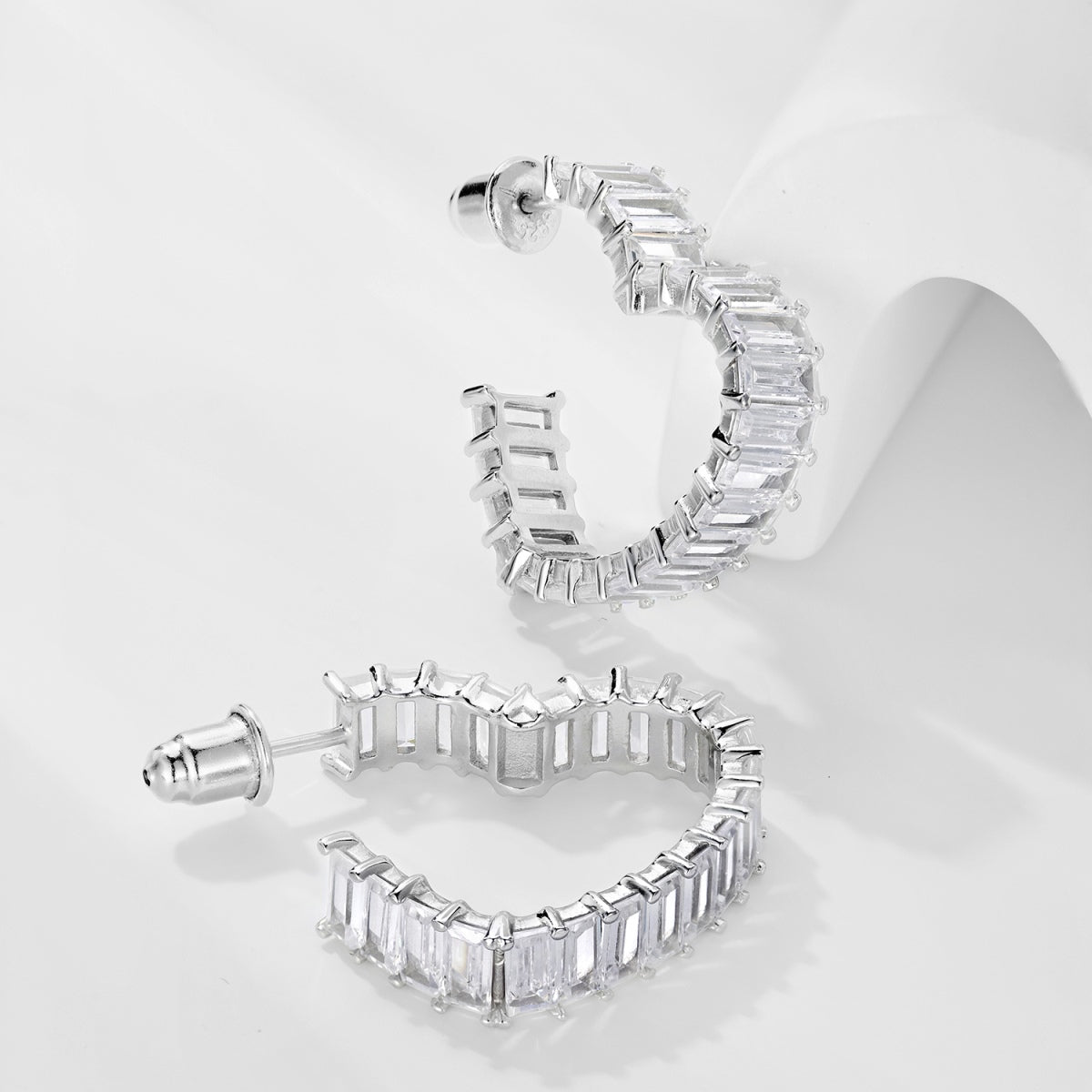 [LORA]Radiant Heart Cutout Earrings