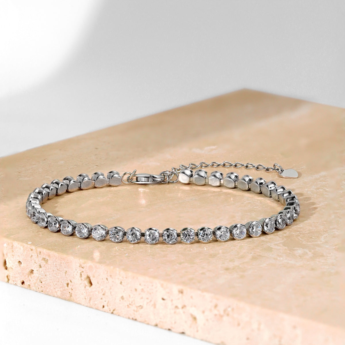[LORA]Dazzling Sparkling Round Cut Daily Bracelet