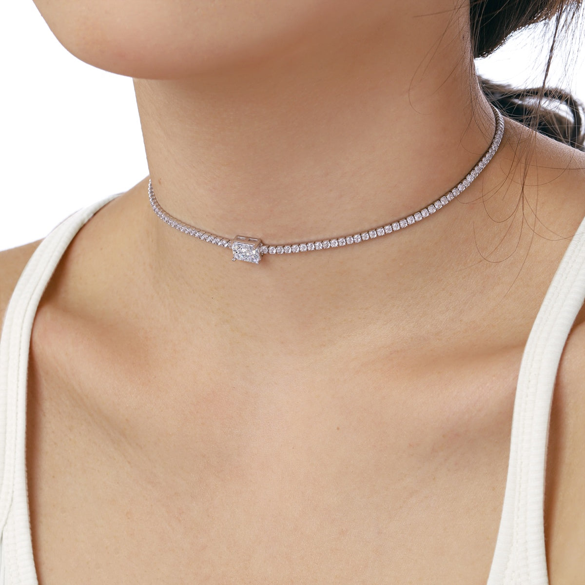 [LORA]2.0 carat Ornate Emerald Cut Necklace