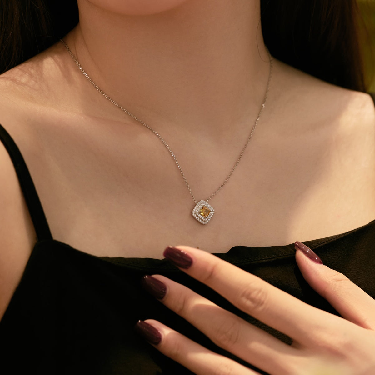 [LORA]Sparkling Asscher Cut Necklace