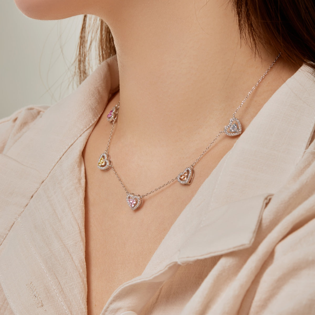[LORA]Sparkling Five Heart Necklace