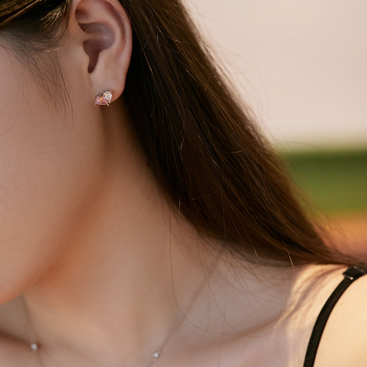 [LORA]Dazzling Elegant Heart Cut Lover Earrings