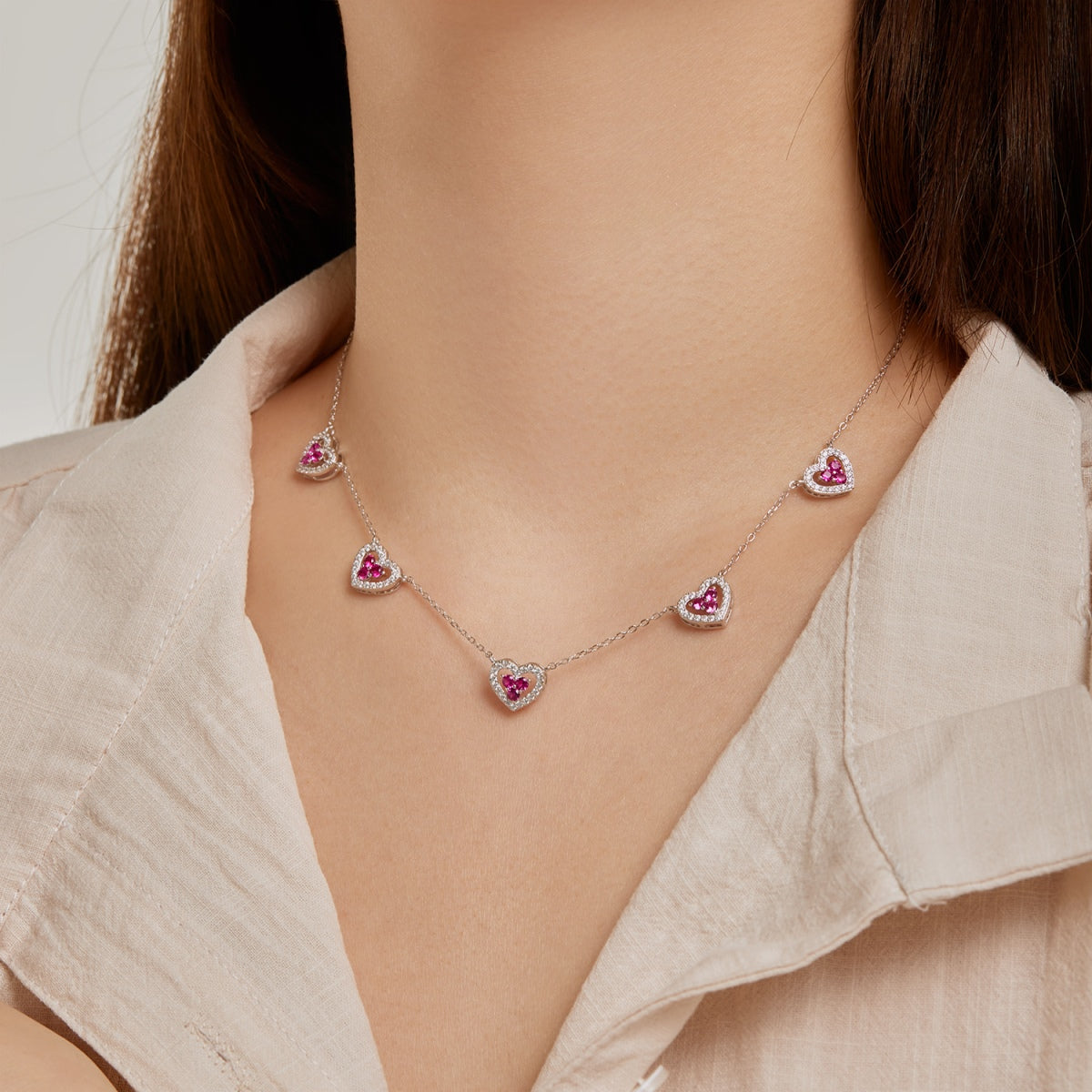 [LORA]Sparkling Five Heart Necklace