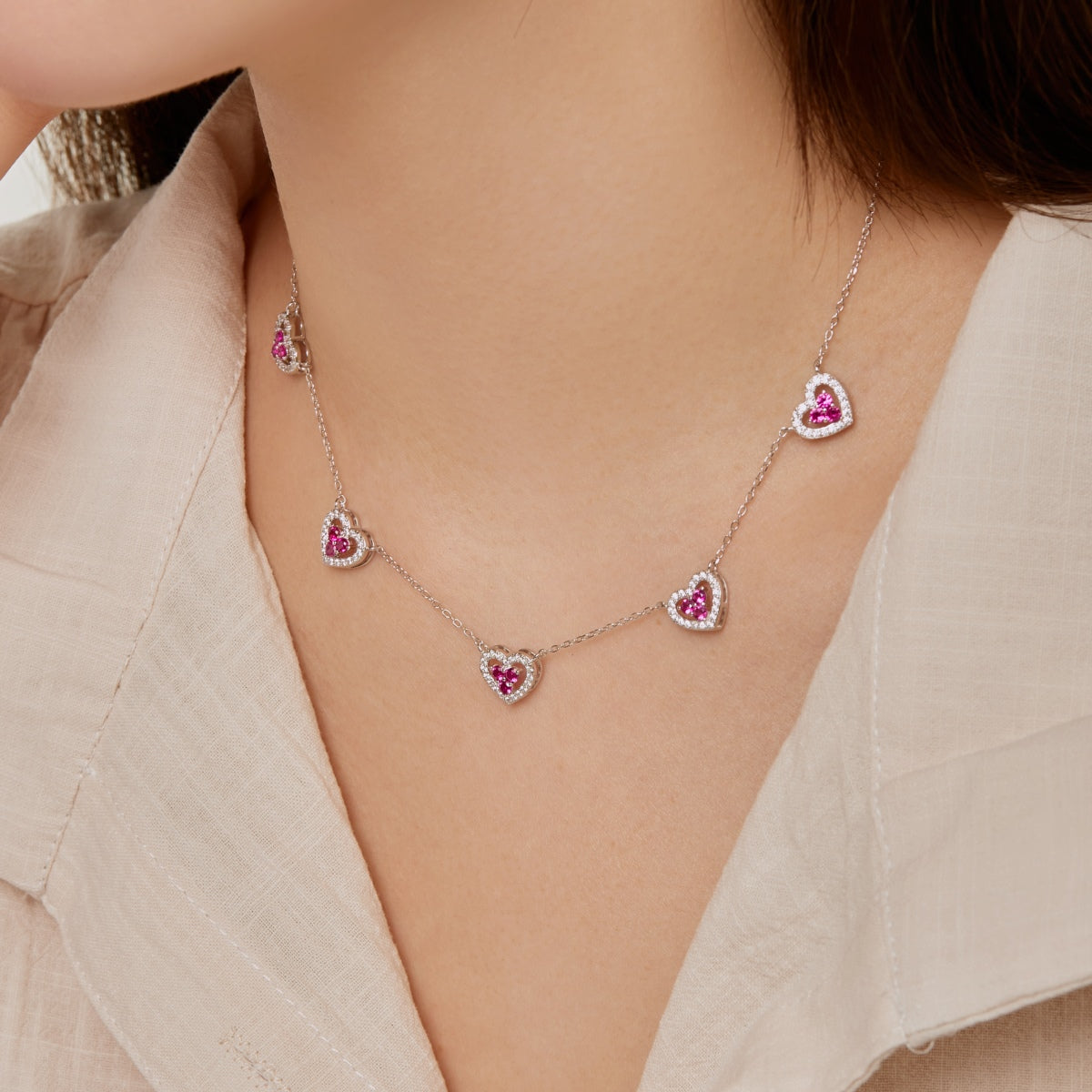 [LORA]Sparkling Five Heart Necklace