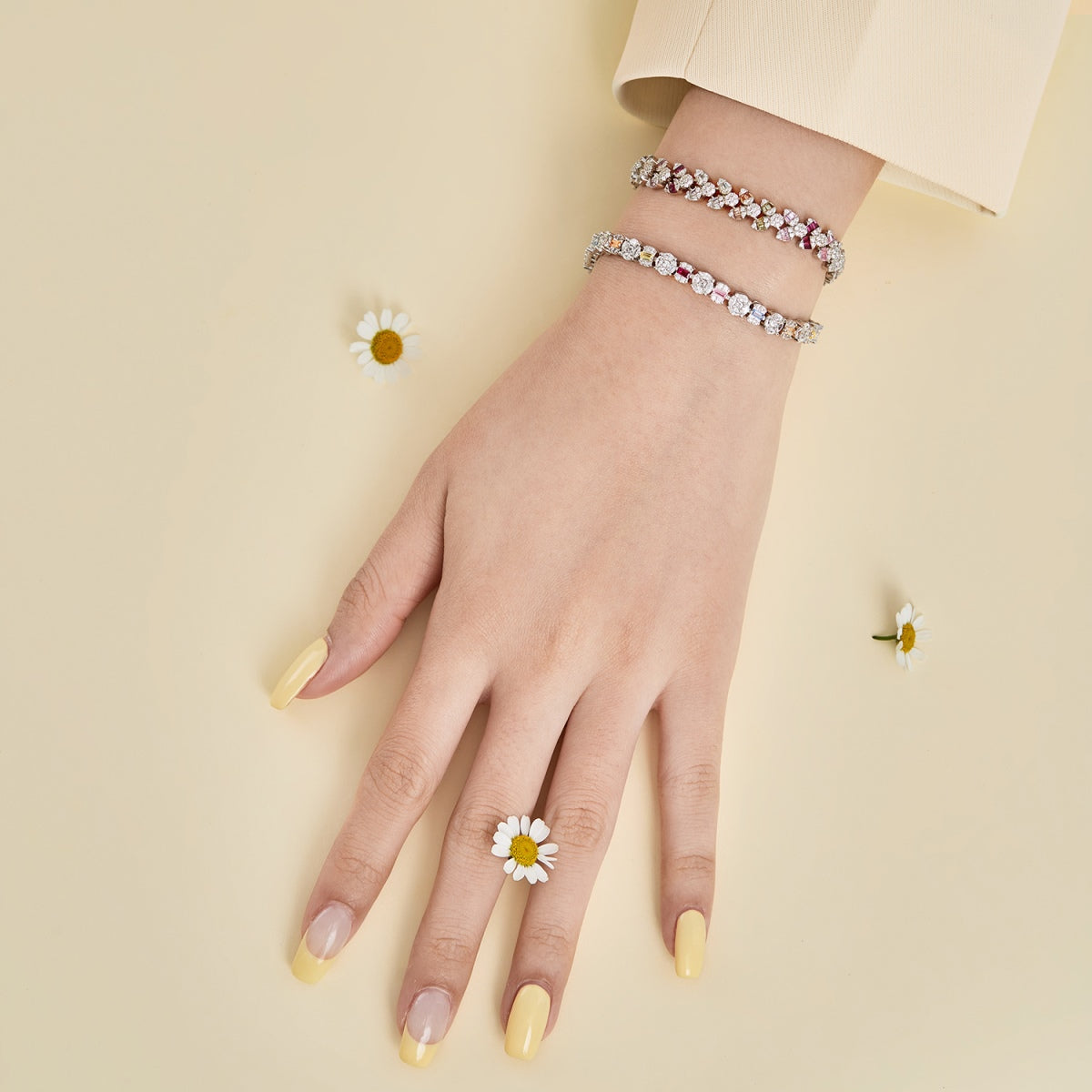 [LORA]Dainty Exquisite Flower Shape Daily Bracelet