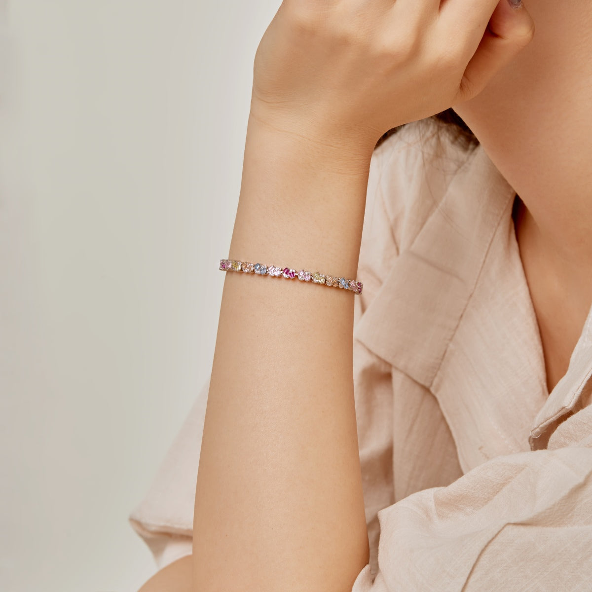 [LORA]Ornate Colorful Flower Shape Party Bracelet