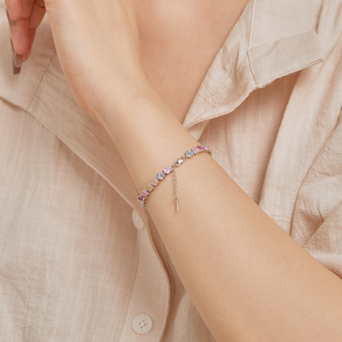 [LORA]Ornate Colorful Flower Shape Party Bracelet