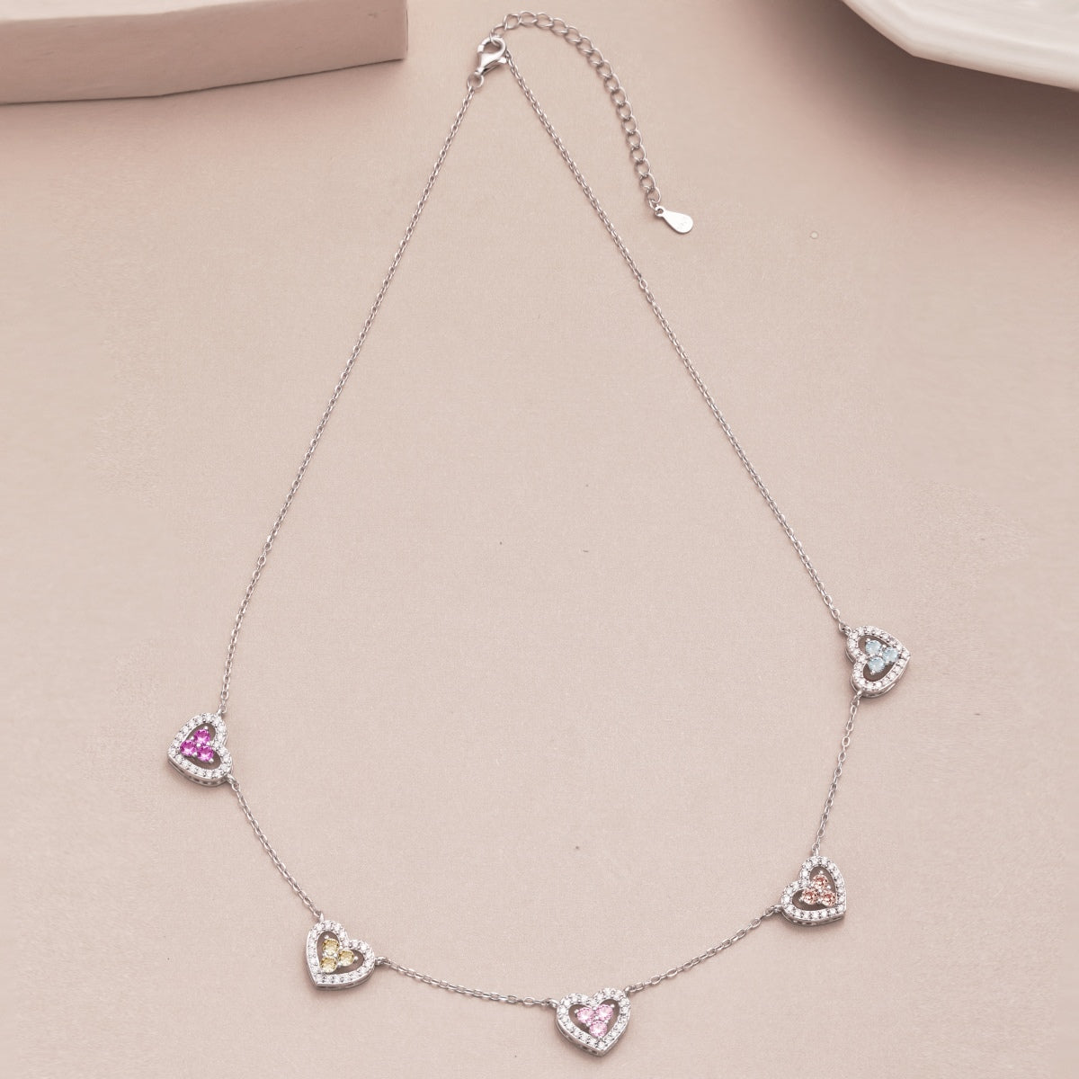 [LORA]Sparkling Five Heart Necklace