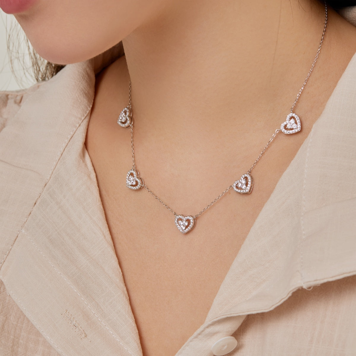 [LORA]Sparkling Five Heart Necklace