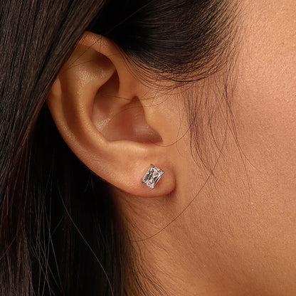 [LORA]Stylish Shiny Rectangular Center Stone Stud Earrings
