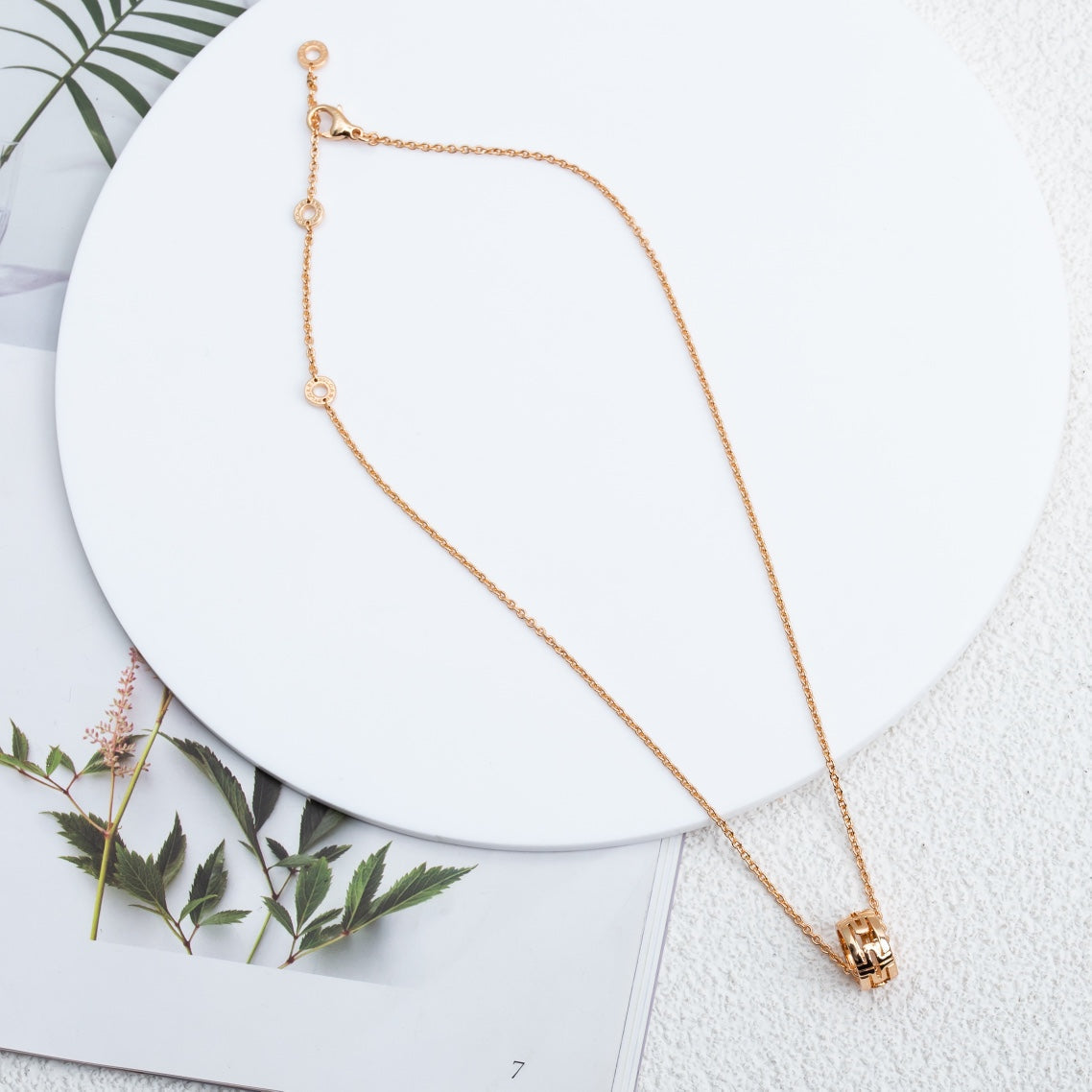 [LORA]PARENTESI NECKLACE PINK GOLD