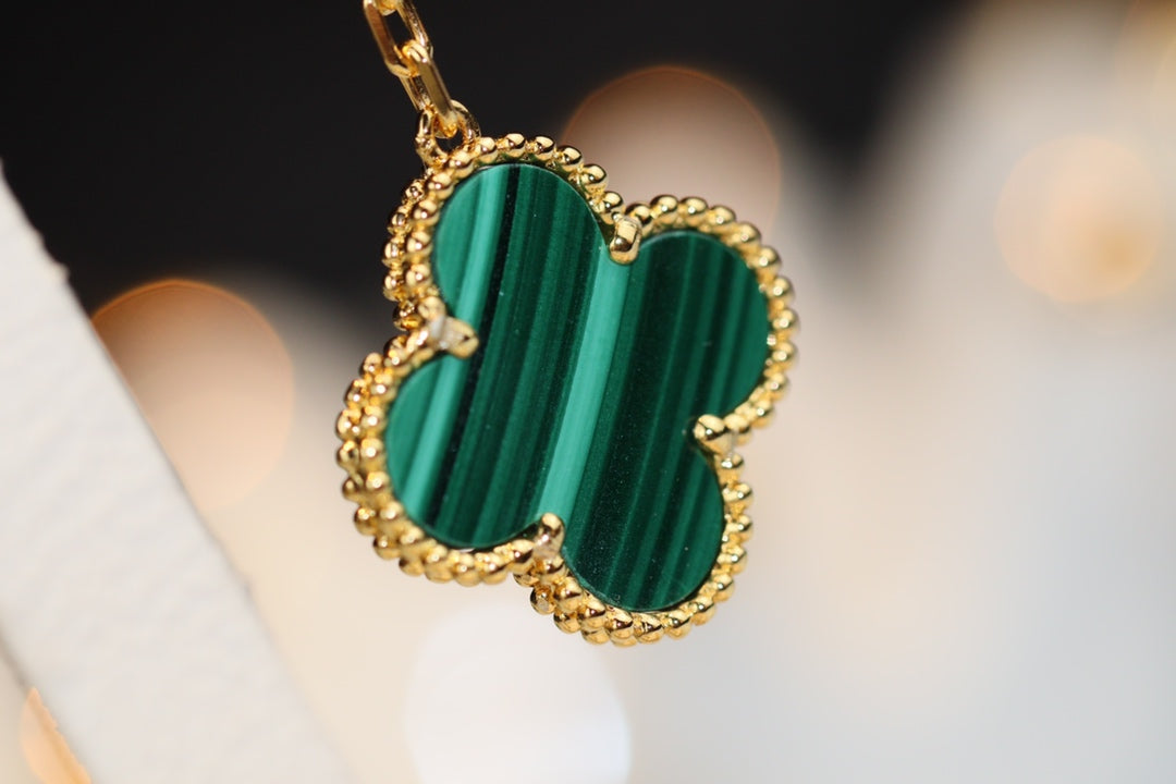 [LORA]CLOVER EARRINGS GOLD MALACHITE DIAMOND 3 MOTIF