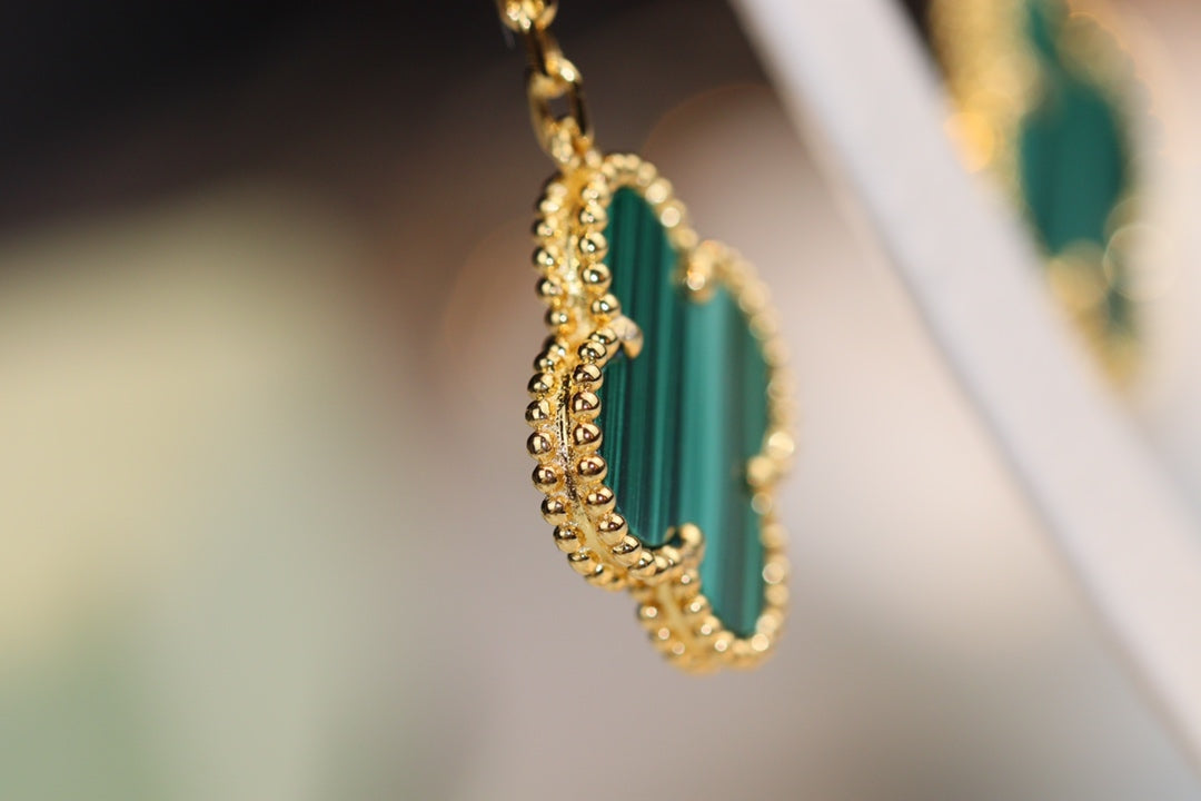 [LORA]CLOVER EARRINGS GOLD MALACHITE DIAMOND 3 MOTIF