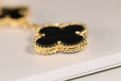 [LORA]CLOVER EARRINGS GOLD ONYX MOP 3 MOTIF