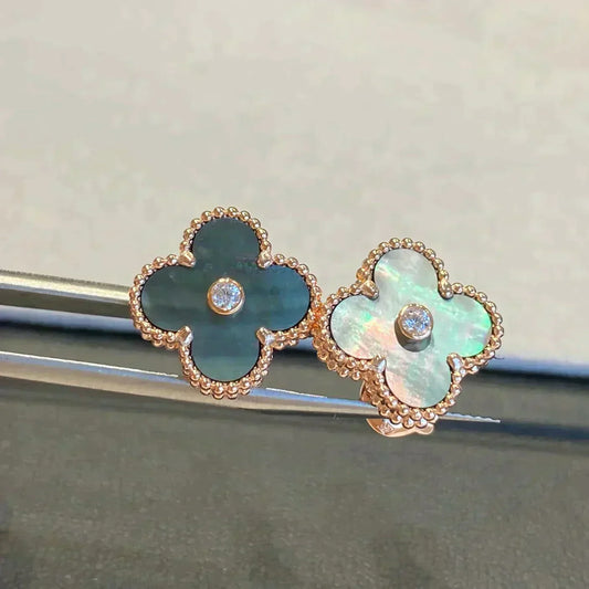 [LORA]CLOVER MEDIUM 1 MOTIFS GRAY MOP  DIAMOND EARRINGS