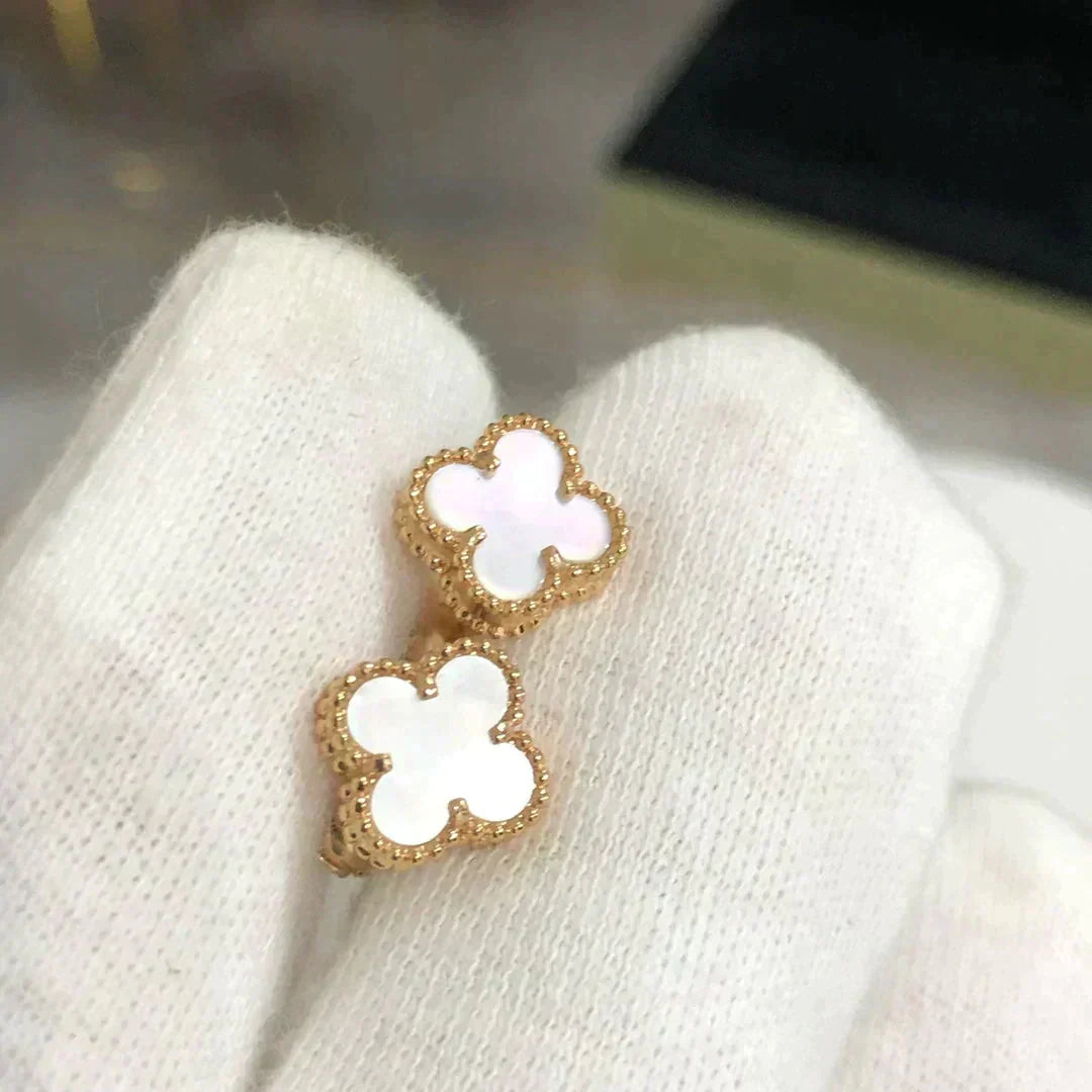 [LORA]CLOVER MINI 9.5MM WHITE MOP EARRINGS