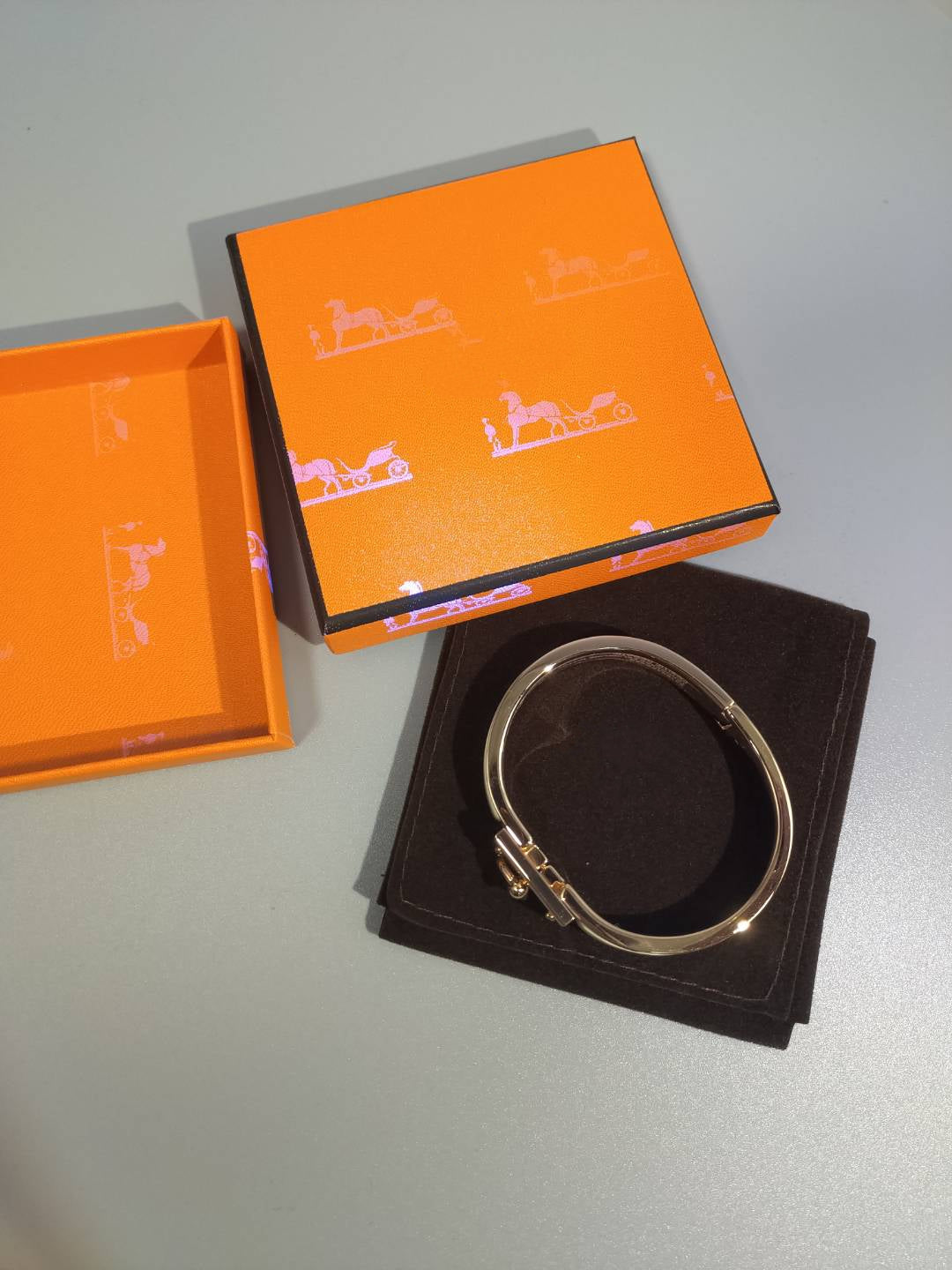 [LORA]H ORANGE BRACELET