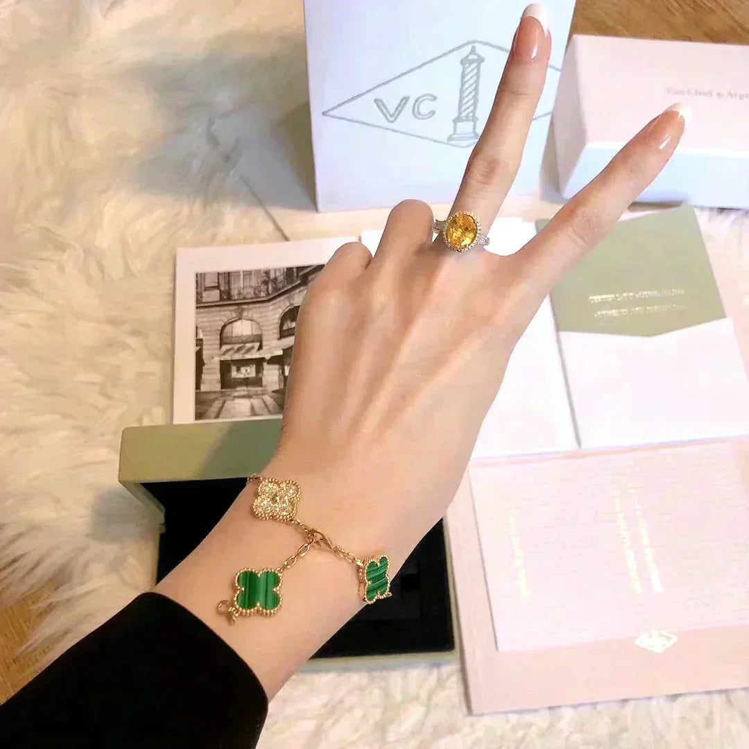 [Lora] CLOVER 5 MOTIF MALACHITE BRACELET COLLECTION