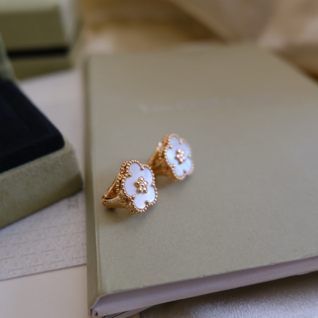 [LORA]LUCKY PINK GOLD WHITE MOP EARRINGS
